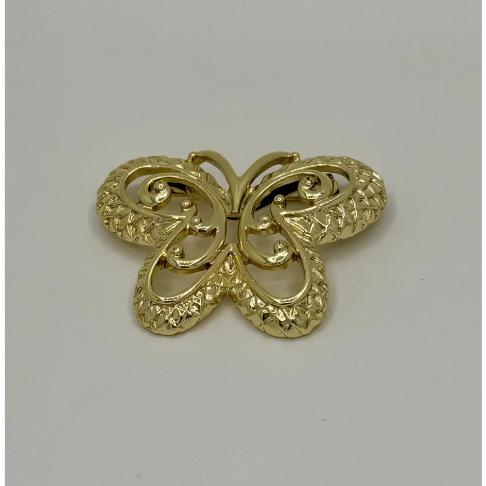 Vintage Gold Tone Butterfly Pin Brooch With Scrolls‎ Design